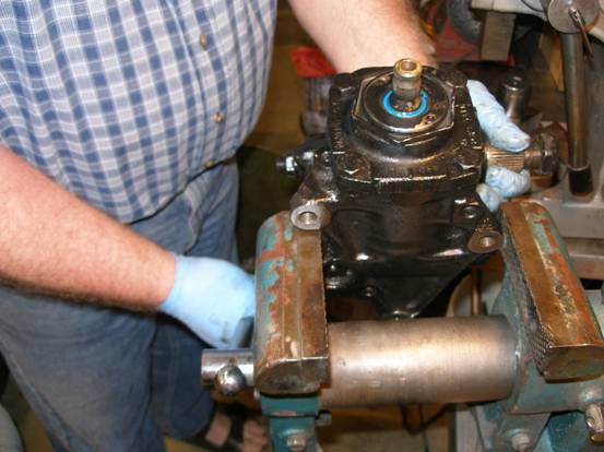 W124 on sale steering box